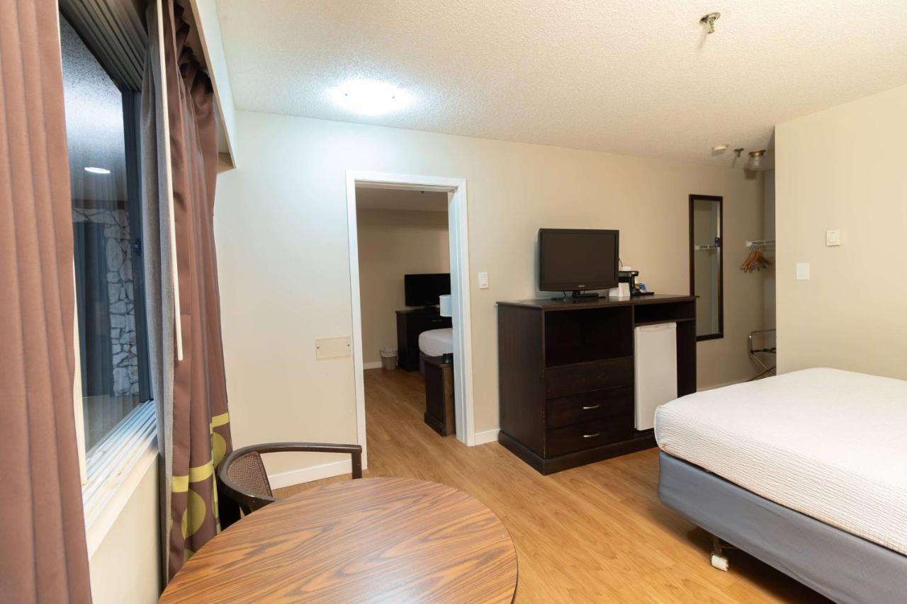 Super 8 By Wyndham George 4*