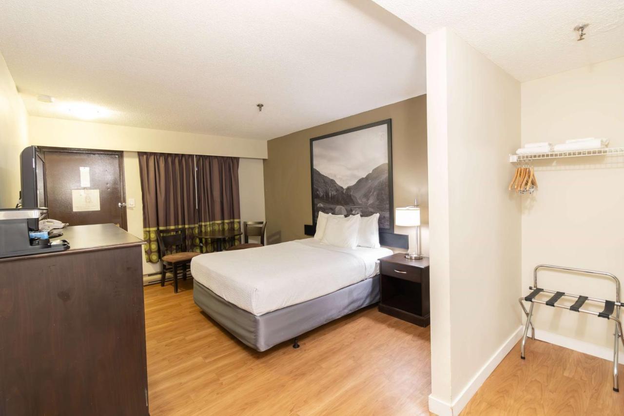 Hotel Super 8 By Wyndham George 4*