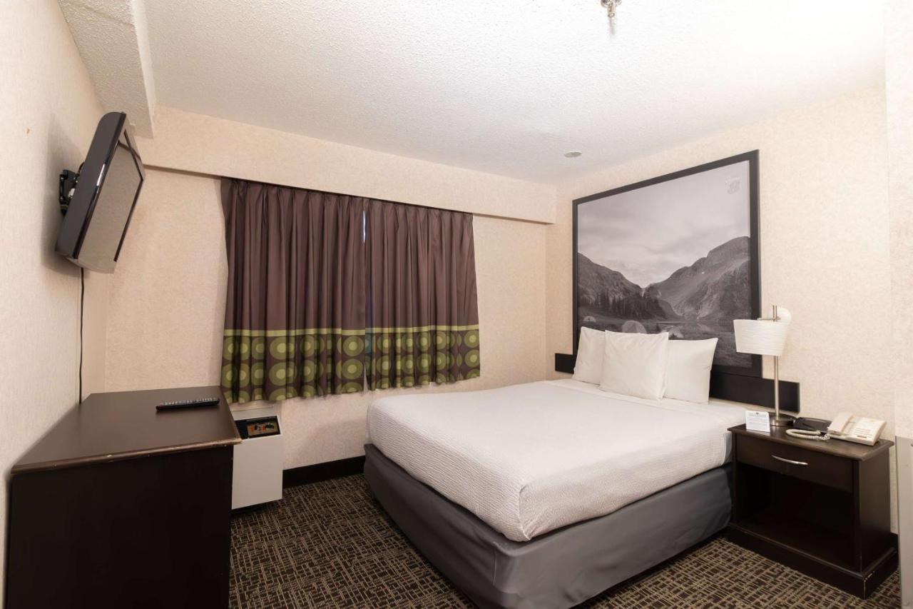 Super 8 By Wyndham George Hotel