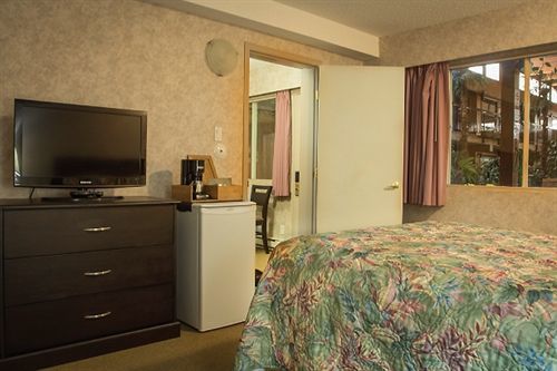 Super 8 By Wyndham George 4*