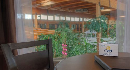 Super 8 By Wyndham George Hotel